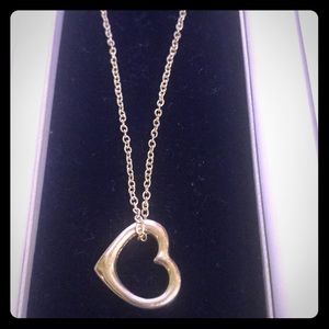 Heart pendant necklace